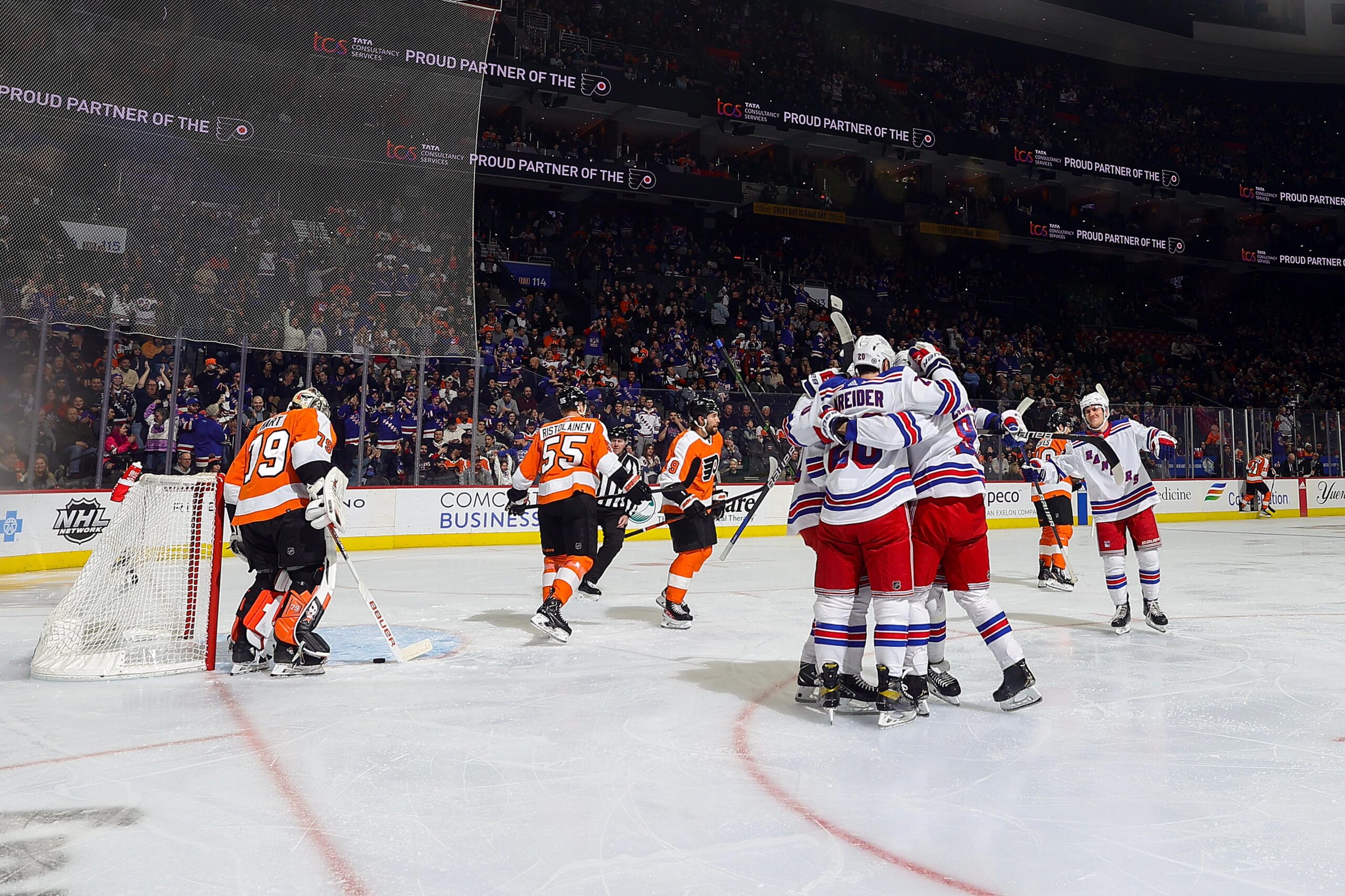 When could Flyers fans return to the Wells Fargo Center?