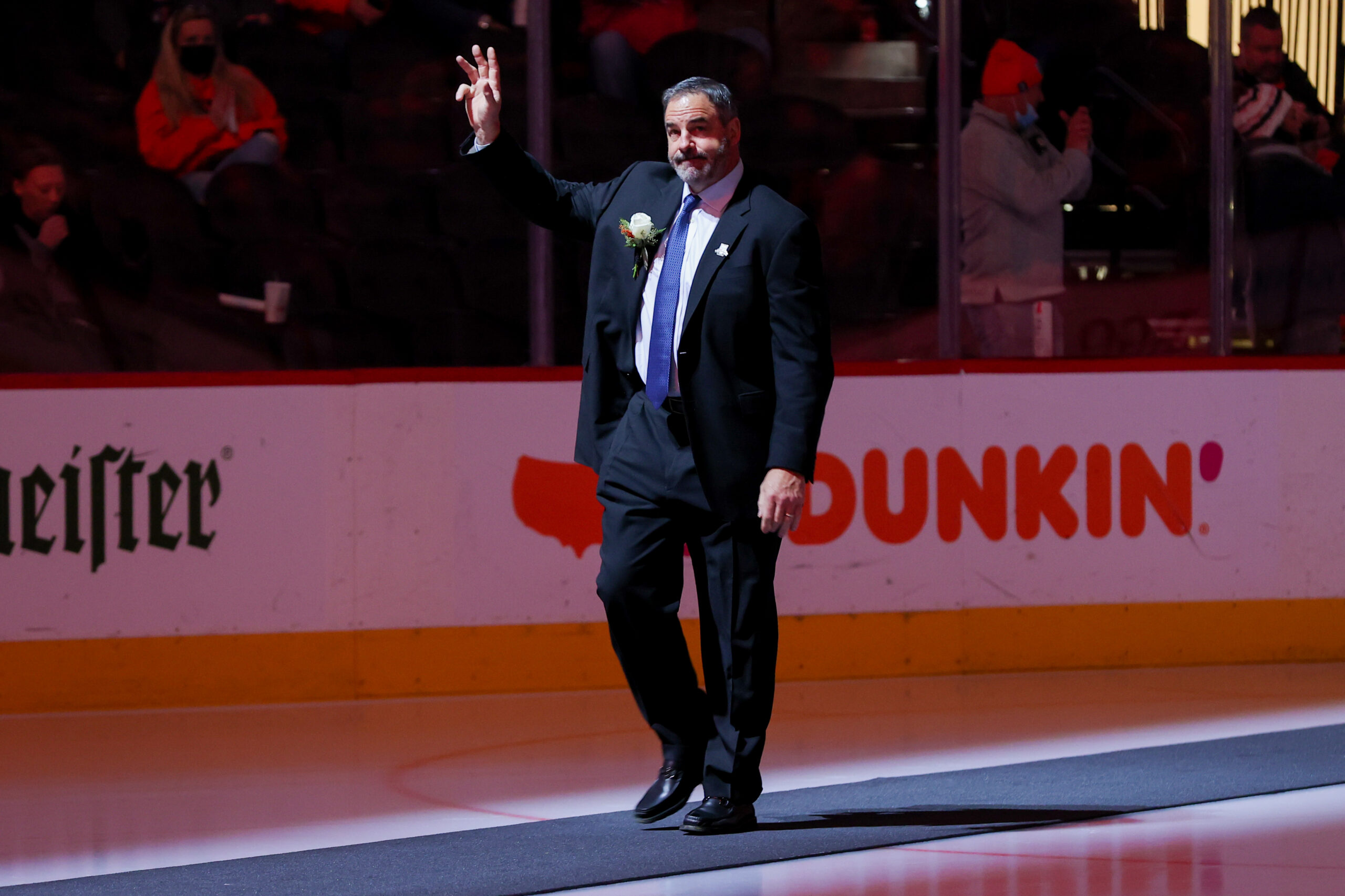 Flyers to induct Lindros, LeClair, Desjardins to their Hall of Fame