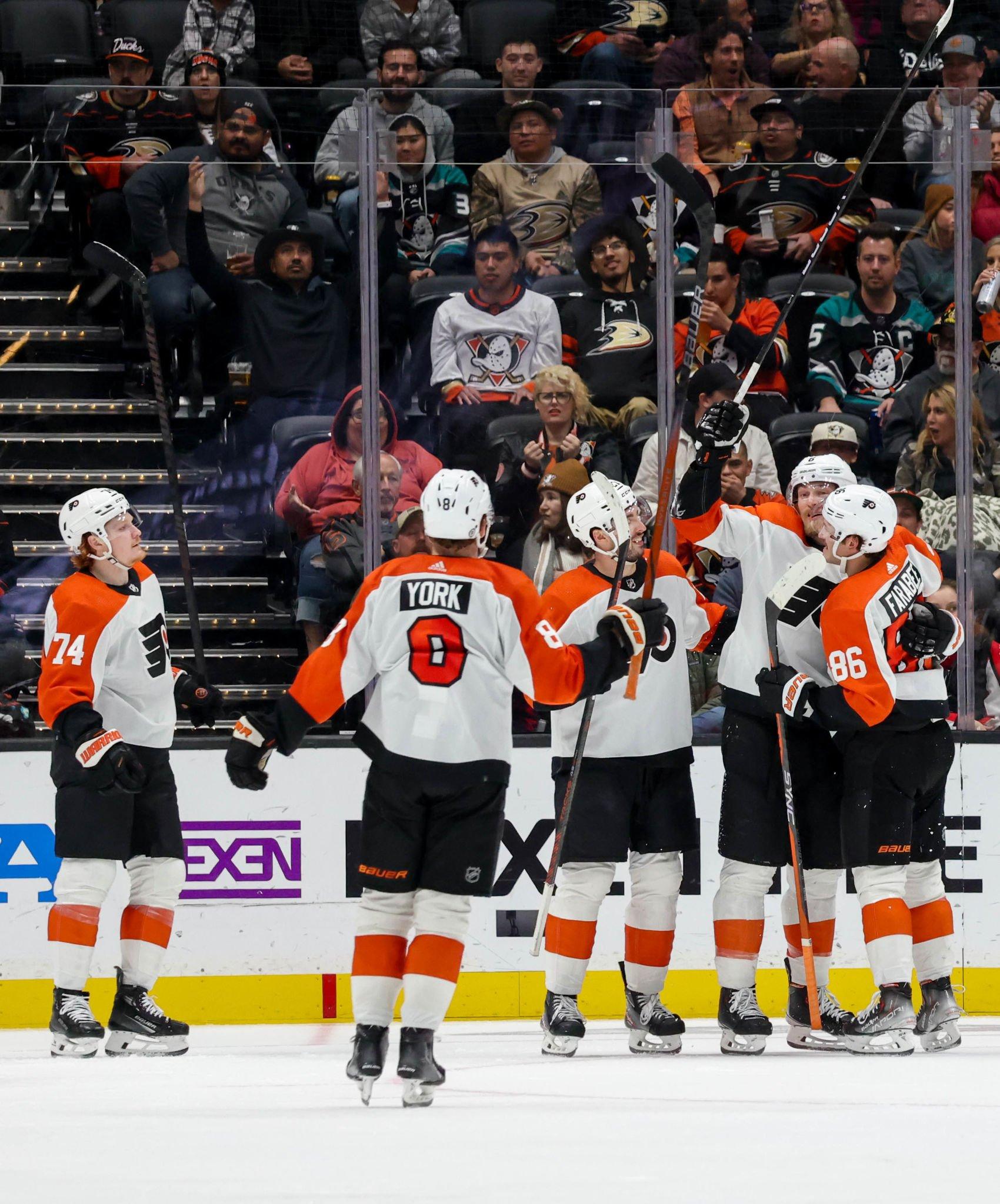 Sanheim leads Flyers past Ducks 6-3 despite hat trick from rookie Leo  Carlsson - The San Diego Union-Tribune